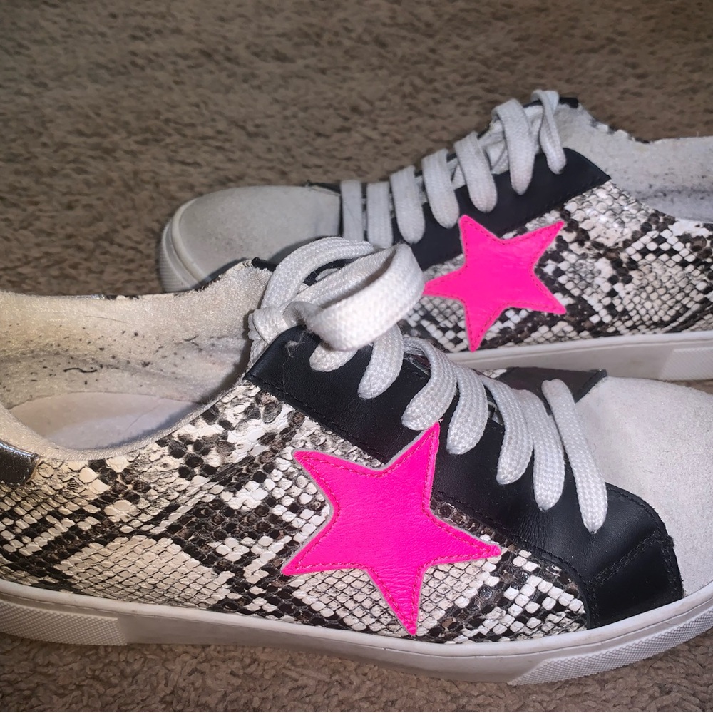 Pink Star Snake Print Sneakers